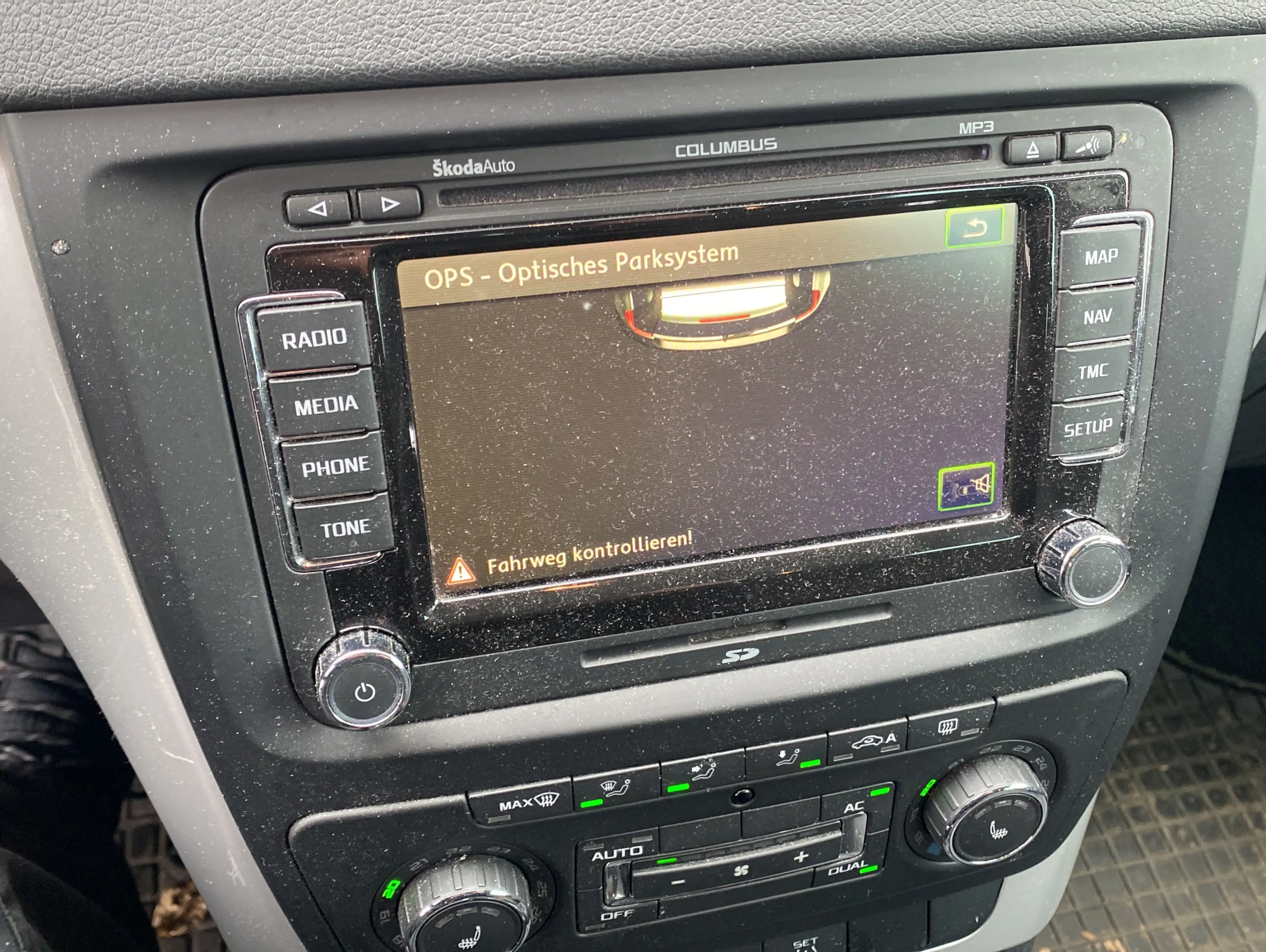 Skoda Yeti 1.8 TSI Ambition Plus Edition 4x4*Navi* — photo 8