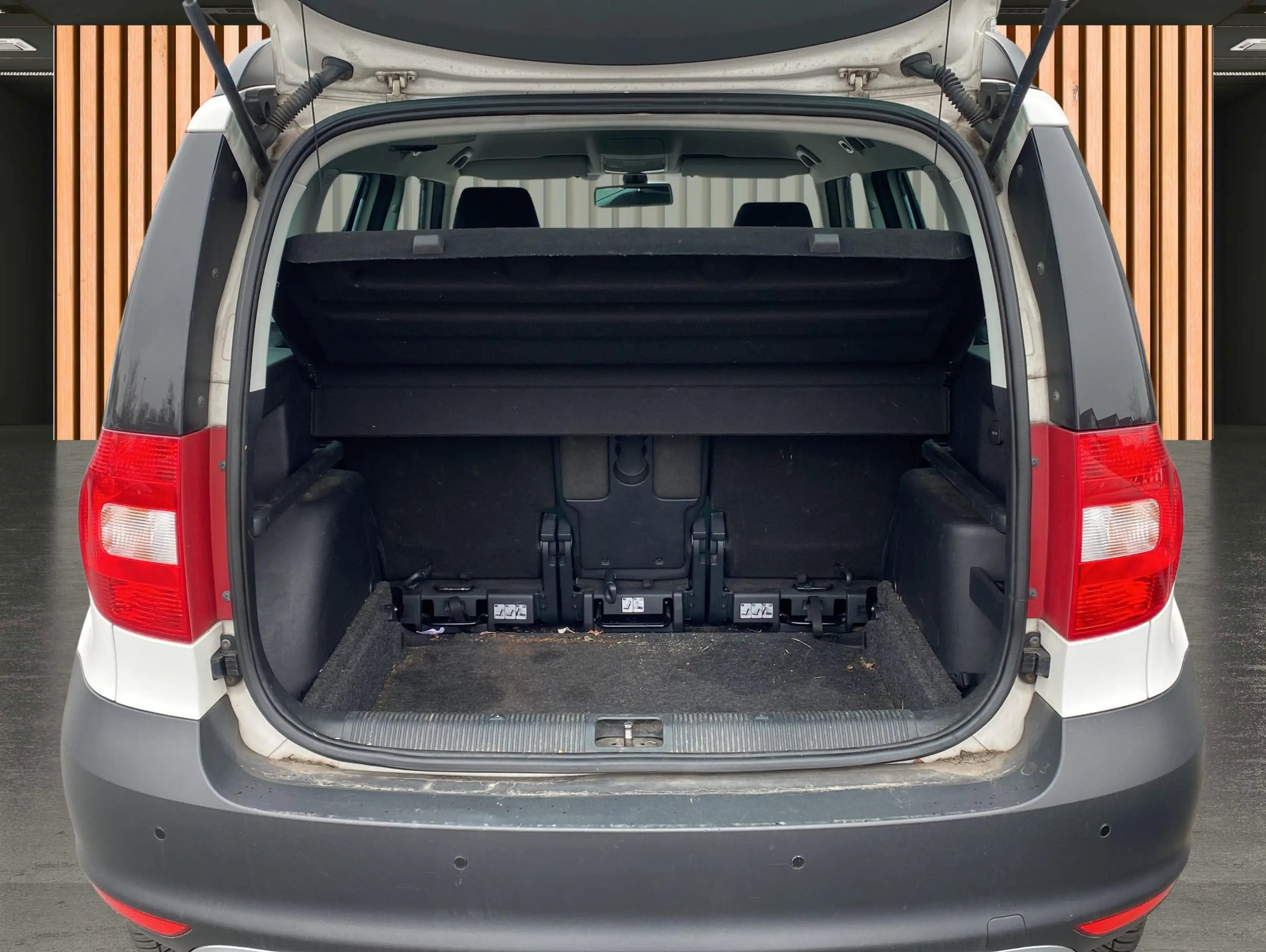 Skoda Yeti 1.8 TSI Ambition Plus Edition 4x4*Navi* — photo 5