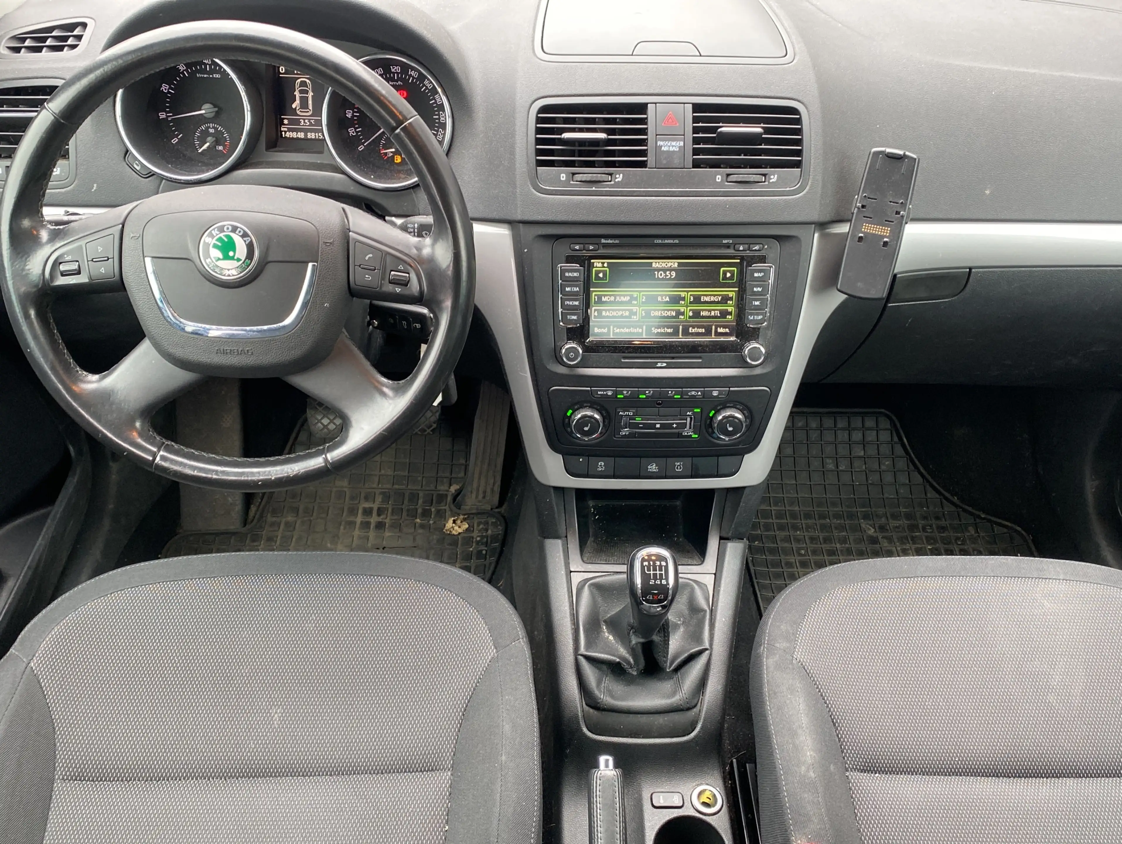 Skoda Yeti 1.8 TSI Ambition Plus Edition 4x4*Navi* — photo 11