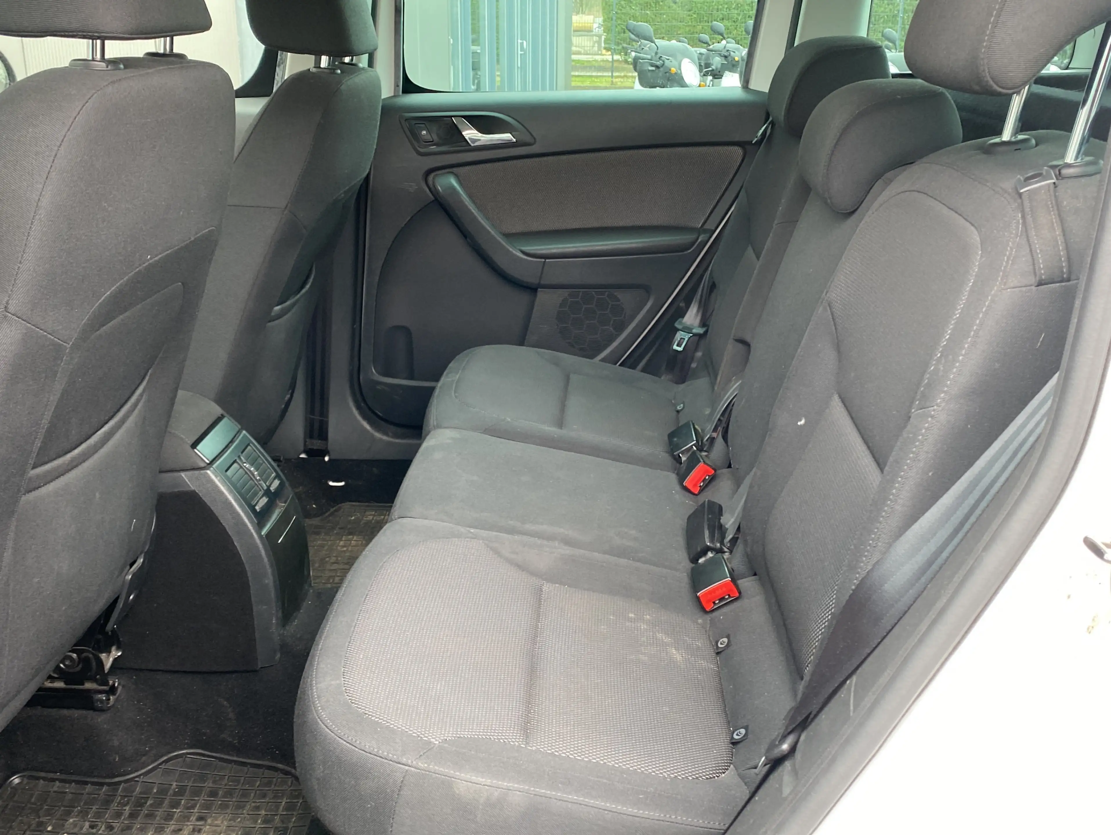 Skoda Yeti 1.8 TSI Ambition Plus Edition 4x4*Navi* — photo 12