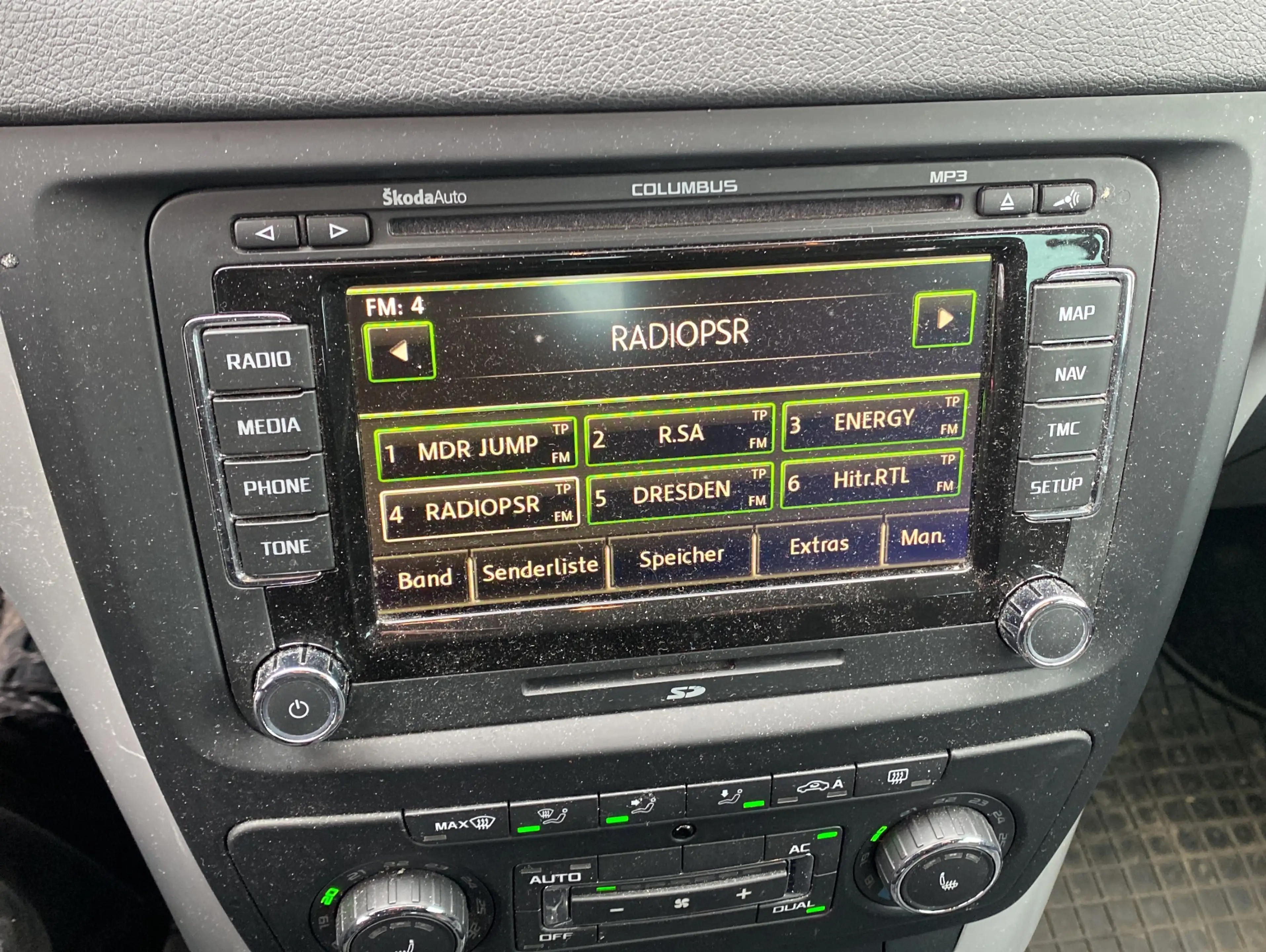 Skoda Yeti 1.8 TSI Ambition Plus Edition 4x4*Navi* — photo 10