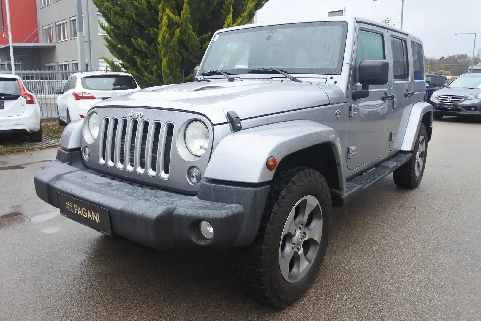 Jeep Wrangler Unl. Sahara 2,2 CRDi Aut./LEDER/NUR109TKM/GARANTIE Silber - 1