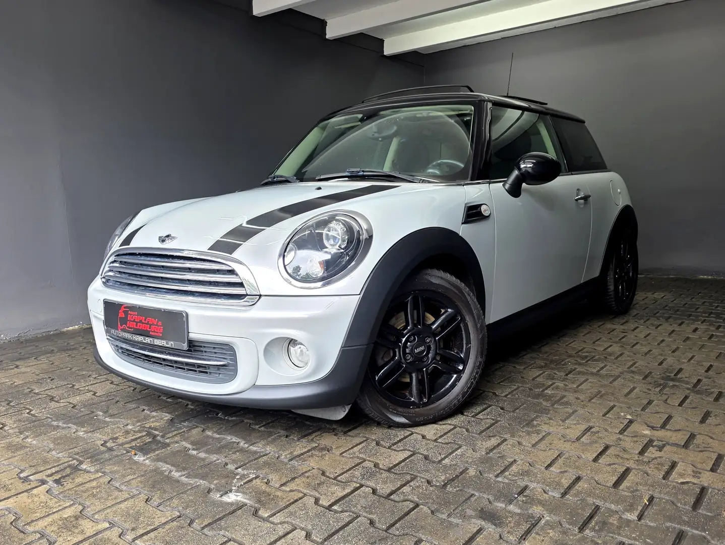 MINI Cooper 1,6 PANORAMA, BiXENON, PDC, LEDER Silber - 1