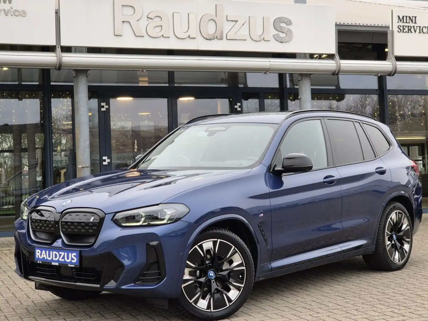 BMW iX3 Impressive Blau - 1