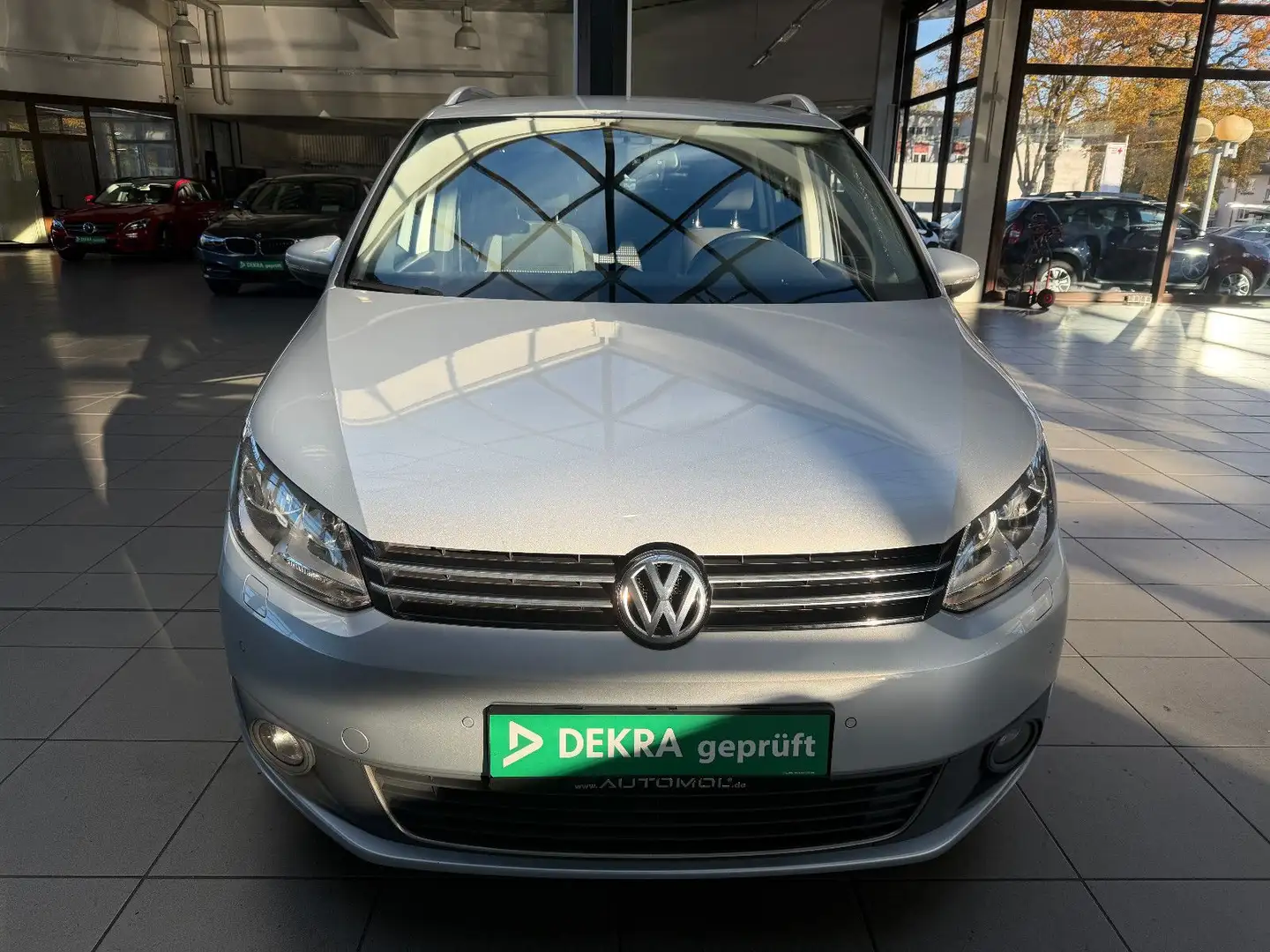 Volkswagen Touran Life Navi Klima PDC SHZ Silber - 2