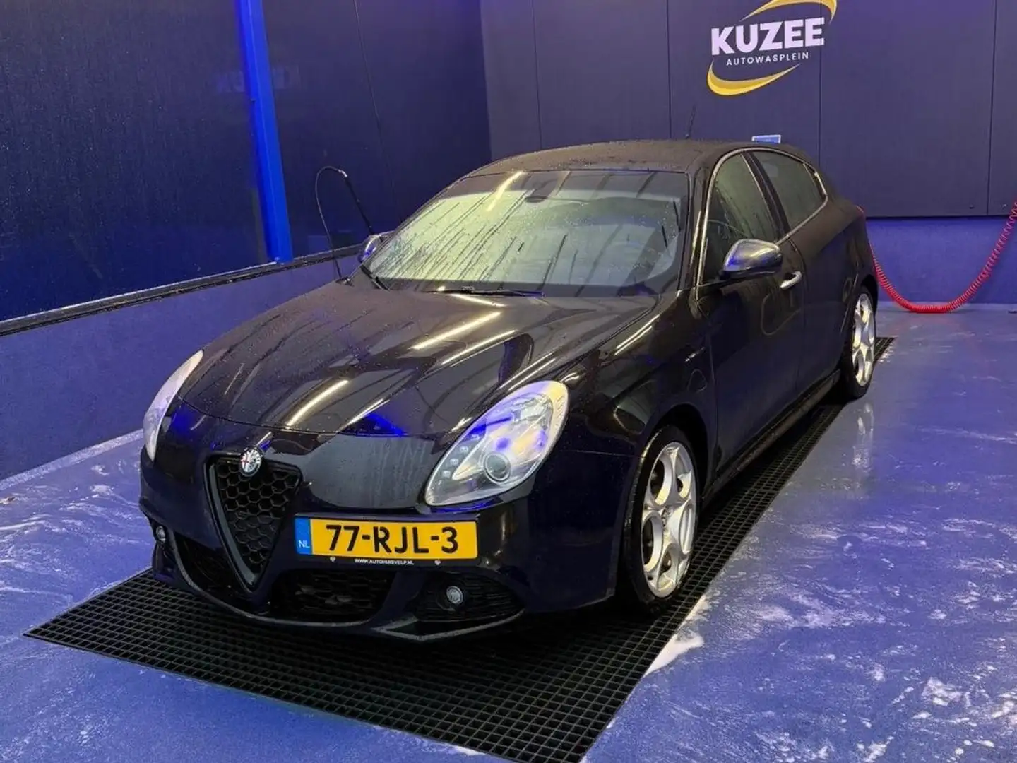 Alfa Romeo Giulietta Giulietta 1.4 T Distinctive Zwart - 1