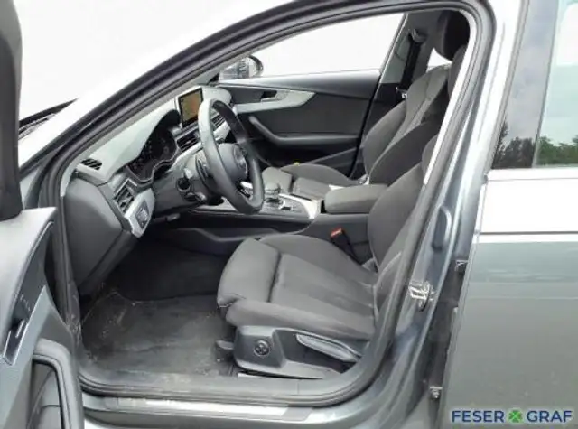 Audi A4 view 6