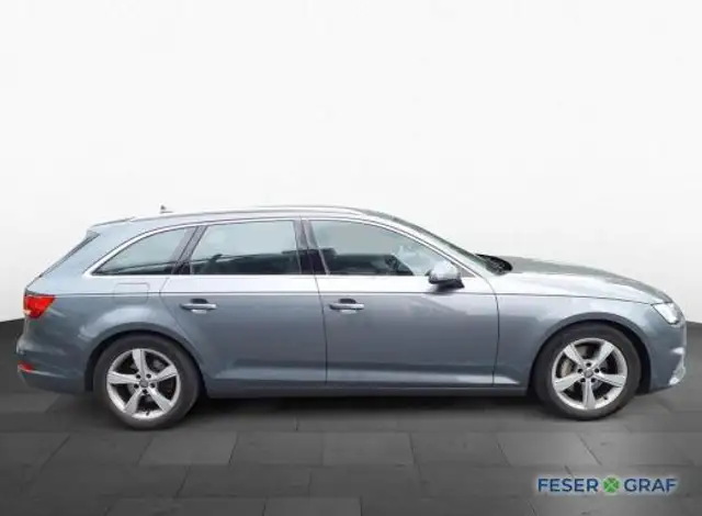 Audi A4 view 5