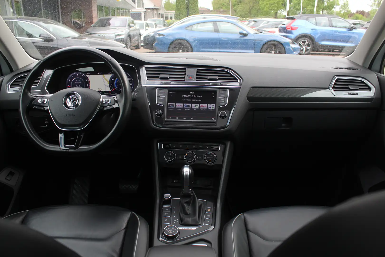 Volkswagen Tiguan 2.0 TSI 4Motion Highline / Vol opties! / Panoramad Wit - 2