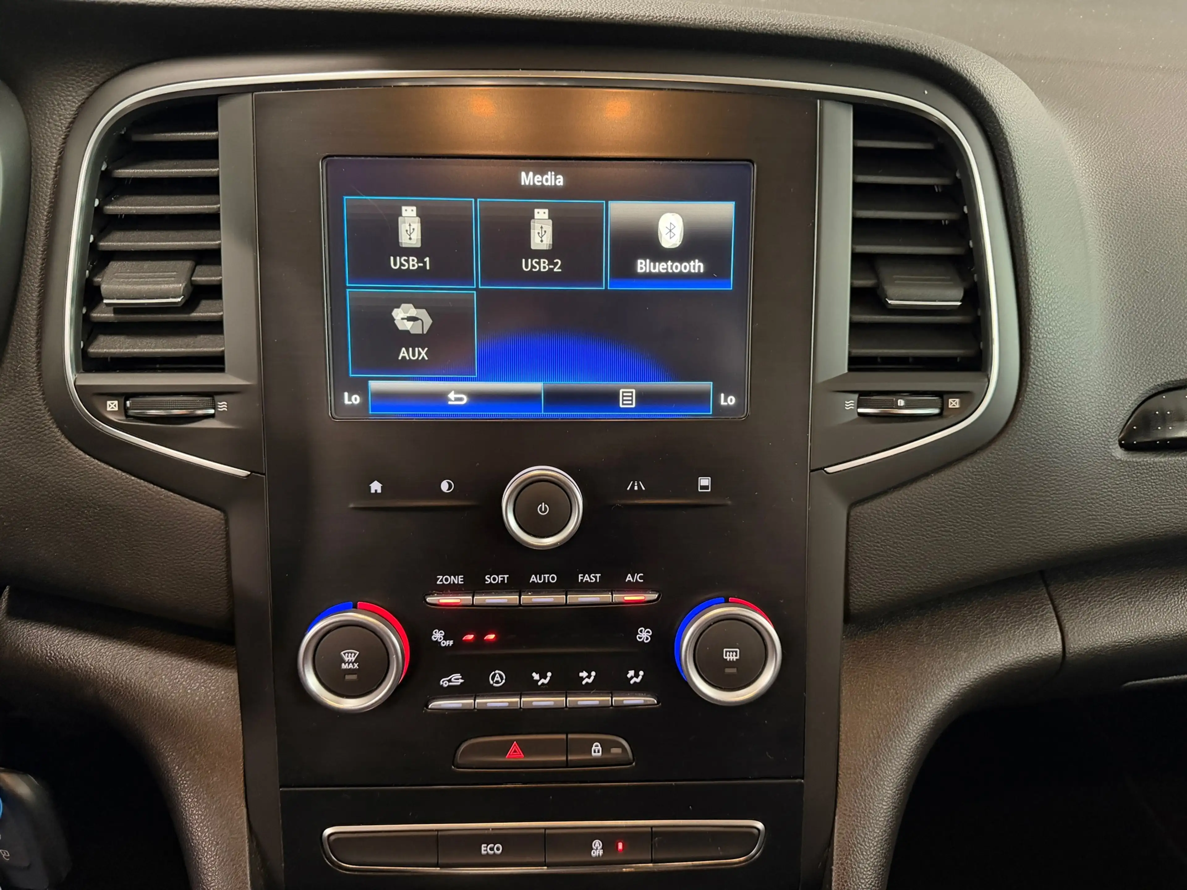 Renault Megane 1.2 TCe Zen NAVI|CRUISE|CLIMA — photo 21