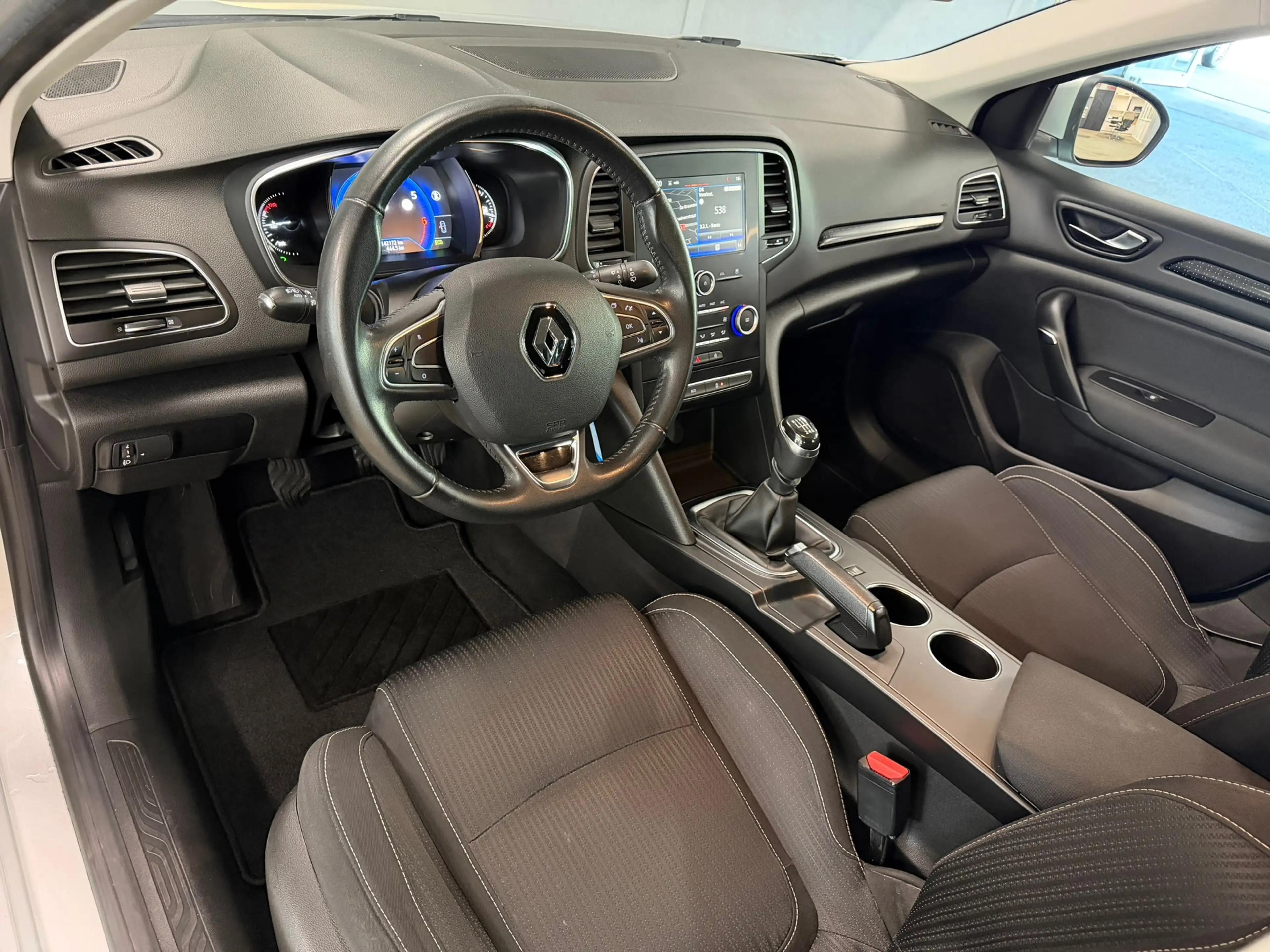 Renault Megane 1.2 TCe Zen NAVI|CRUISE|CLIMA — photo 9