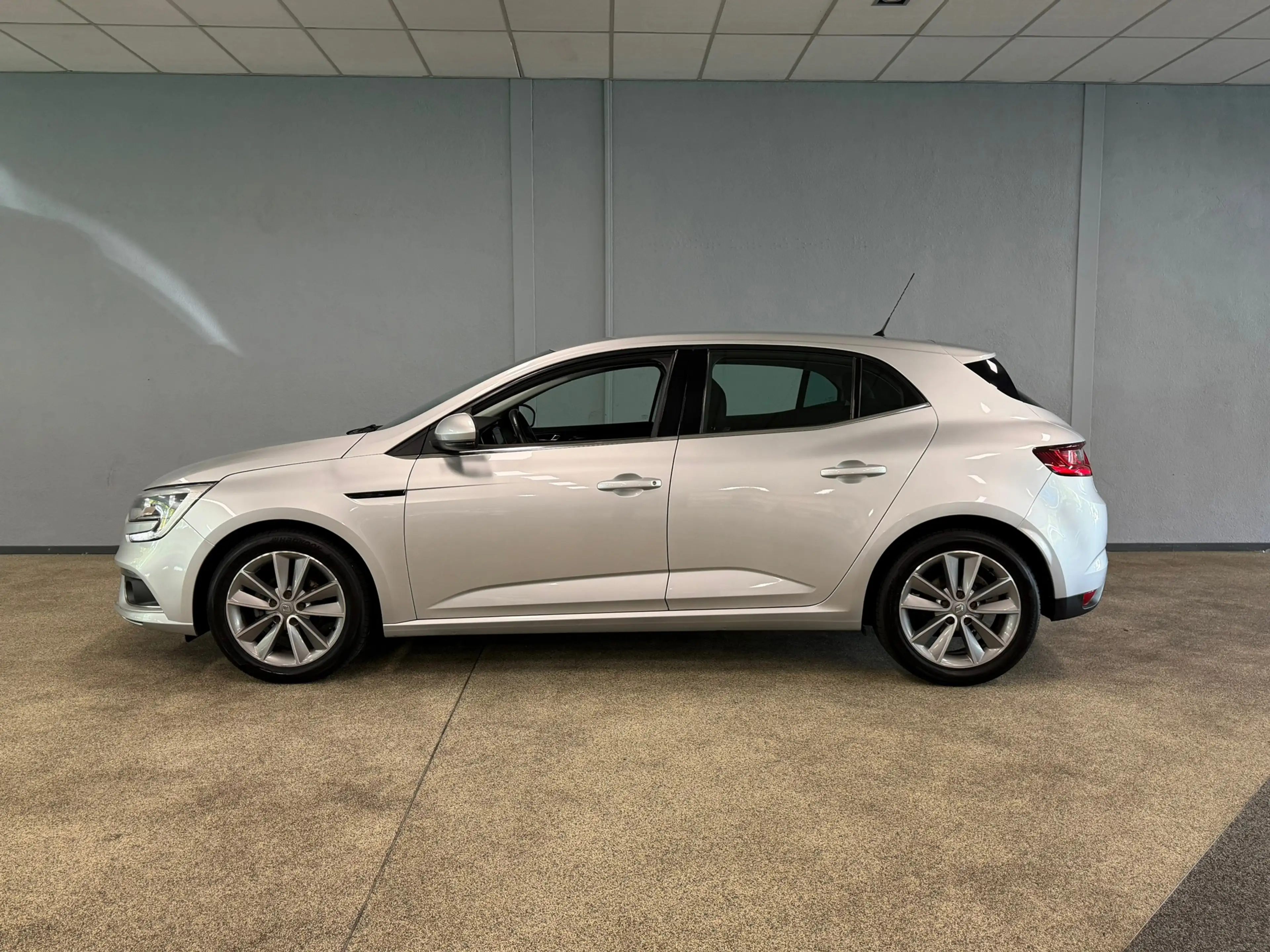 Renault Megane 1.2 TCe Zen NAVI|CRUISE|CLIMA — photo 8