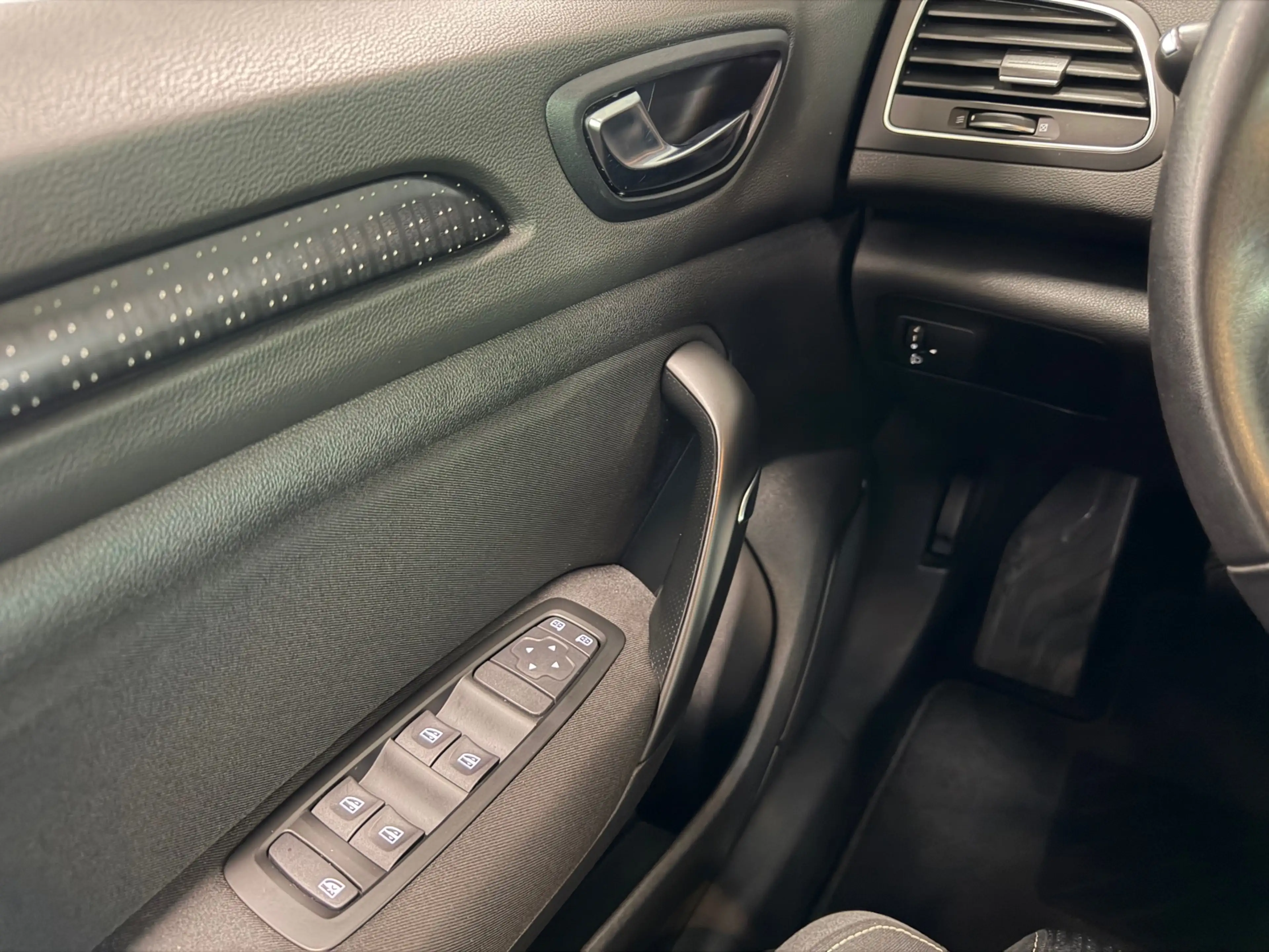 Renault Megane 1.2 TCe Zen NAVI|CRUISE|CLIMA — photo 13