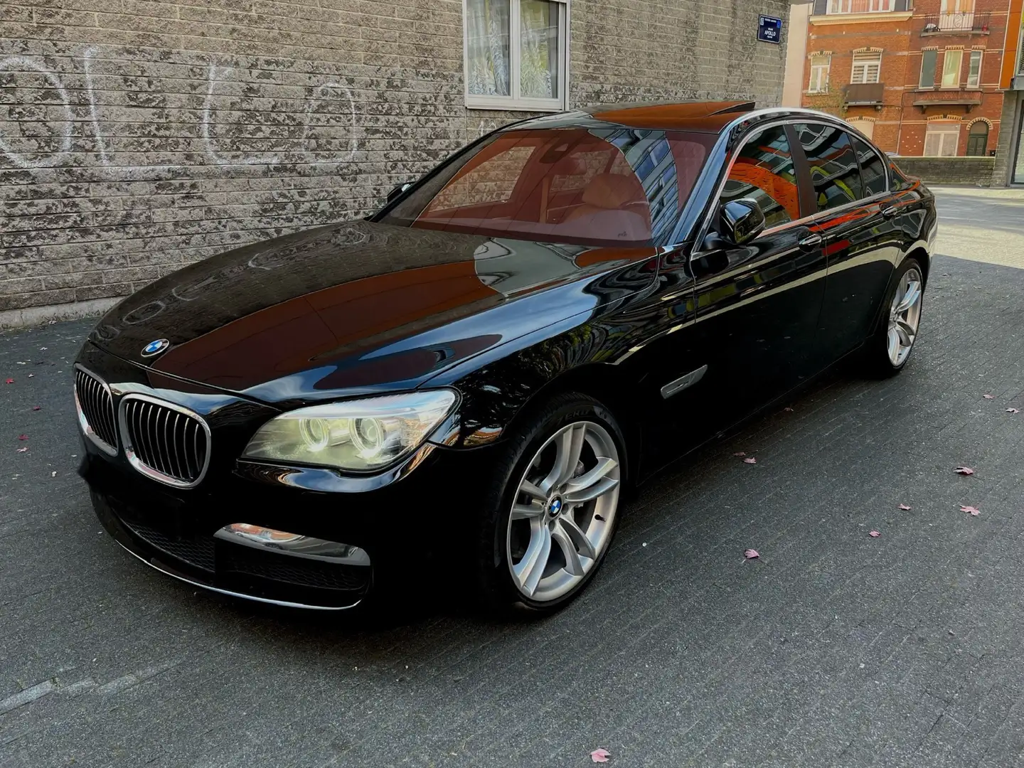 BMW 750 dXA M-Pack Toit ouvrant Bi-xenon Noir - 1