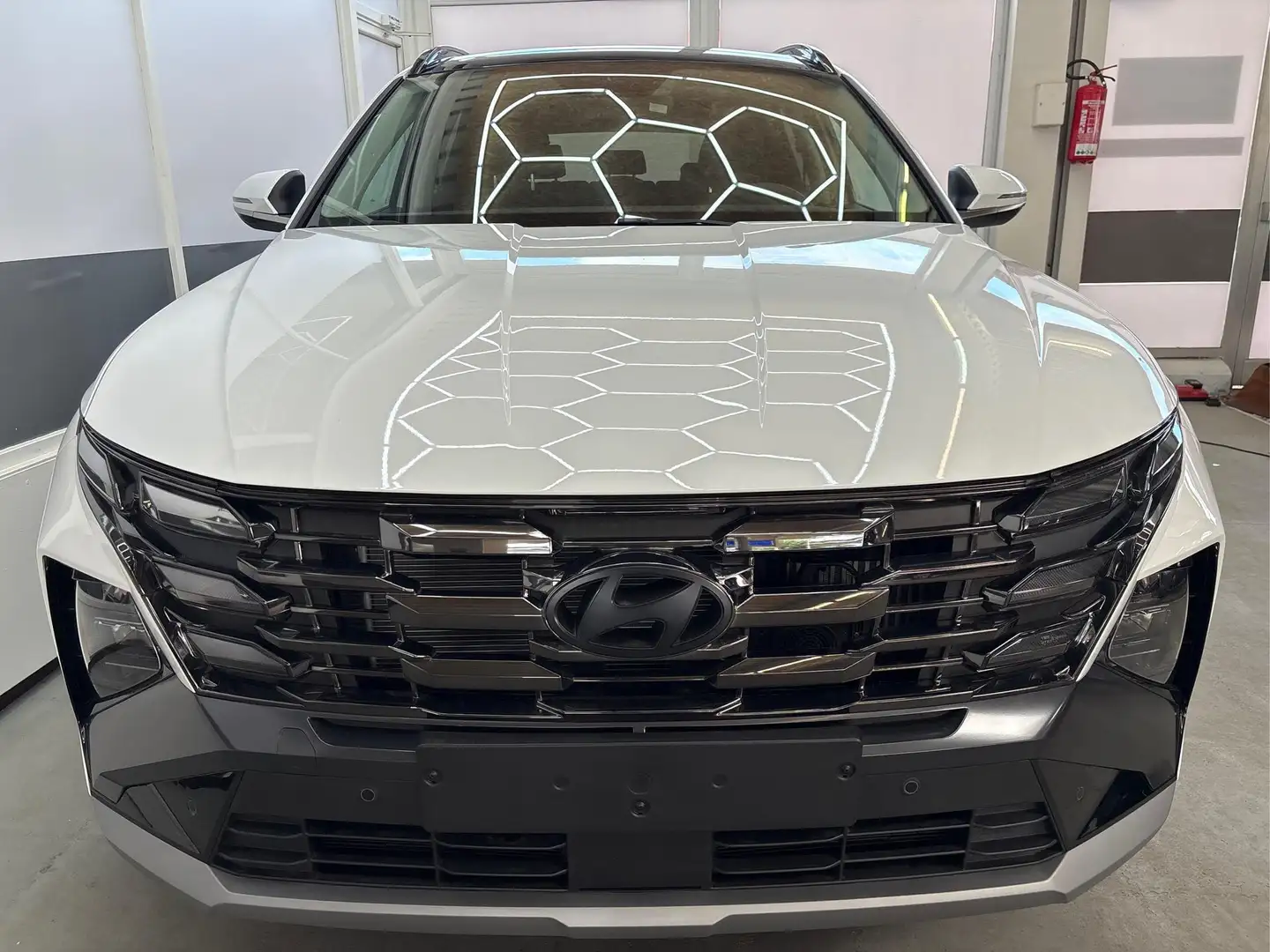 Hyundai TUCSON Premium PANO SHZ v+h 18 ALU 1.6 T-GDi PHEV 2WD ... Weiß - 2