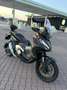 Honda X-ADV Honda X-ADV 750 (2024) – uitgerust met veel opti Zwart - thumbnail 2
