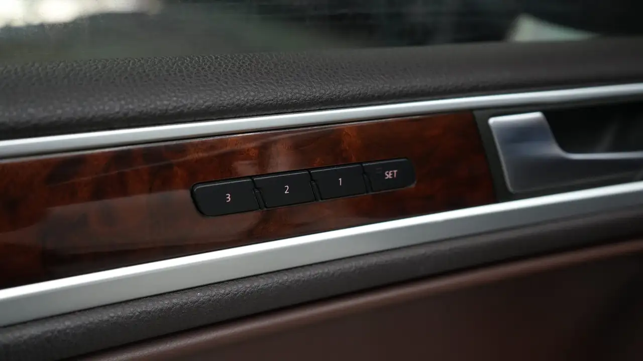 Volkswagen Touareg снимка Volkswagen Touareg