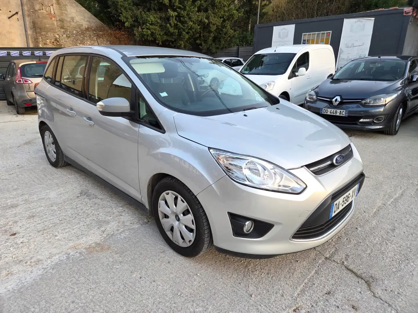 Ford Grand C-Max Trend Grau - 1
