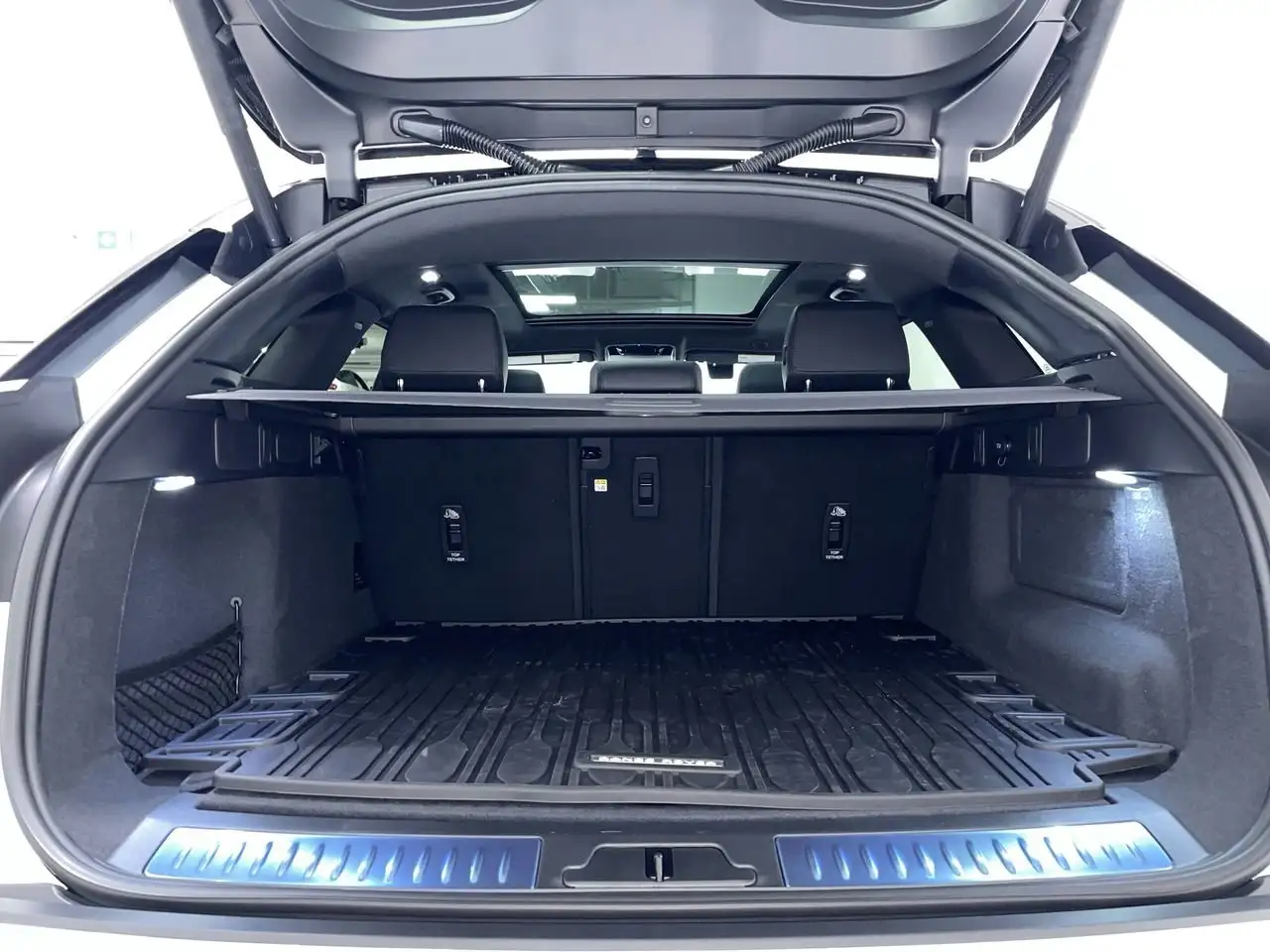Land Rover Range Rover Velar снимка Land Rover Range Rover Velar