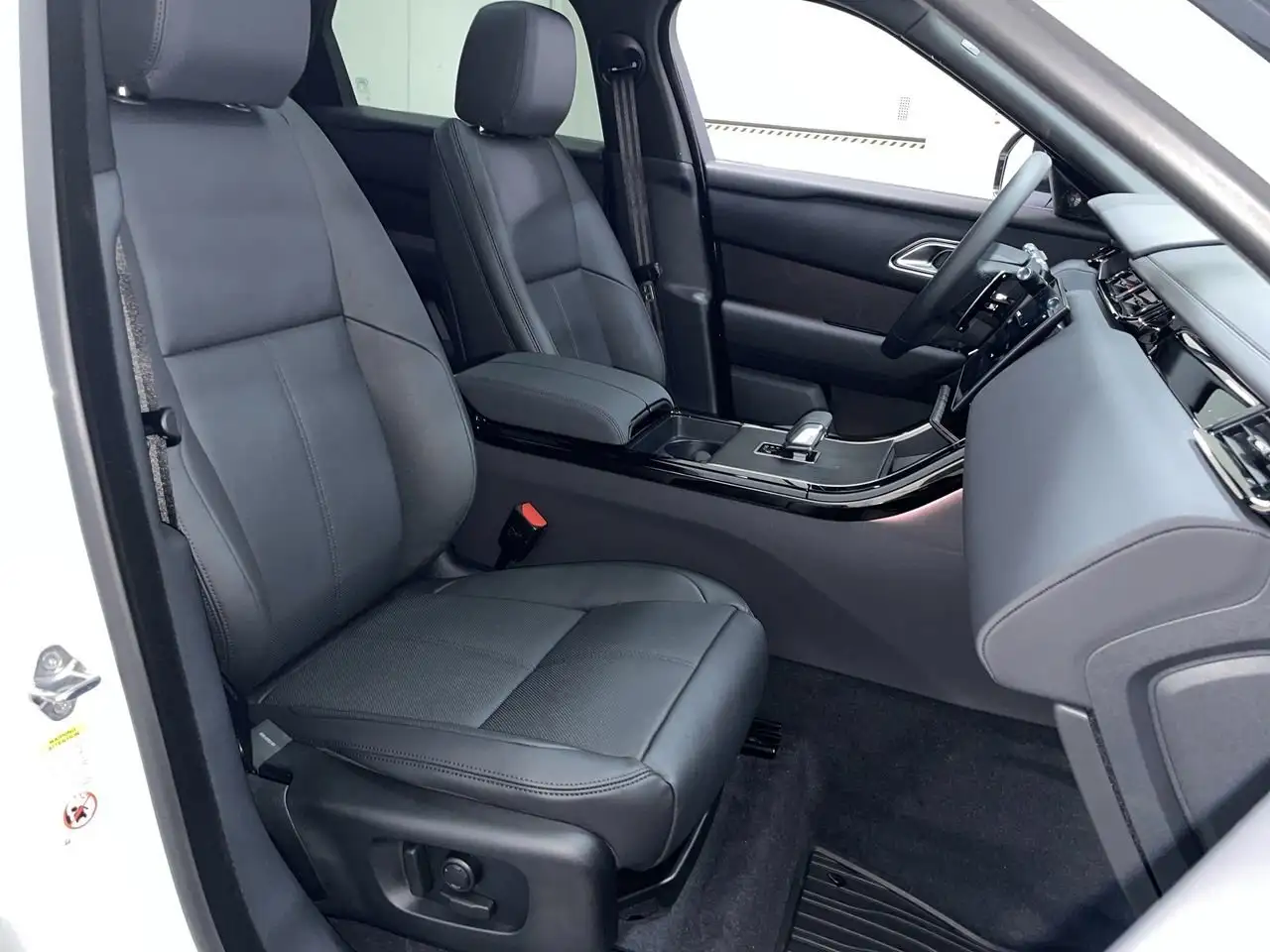 Land Rover Range Rover Velar снимка Land Rover Range Rover Velar