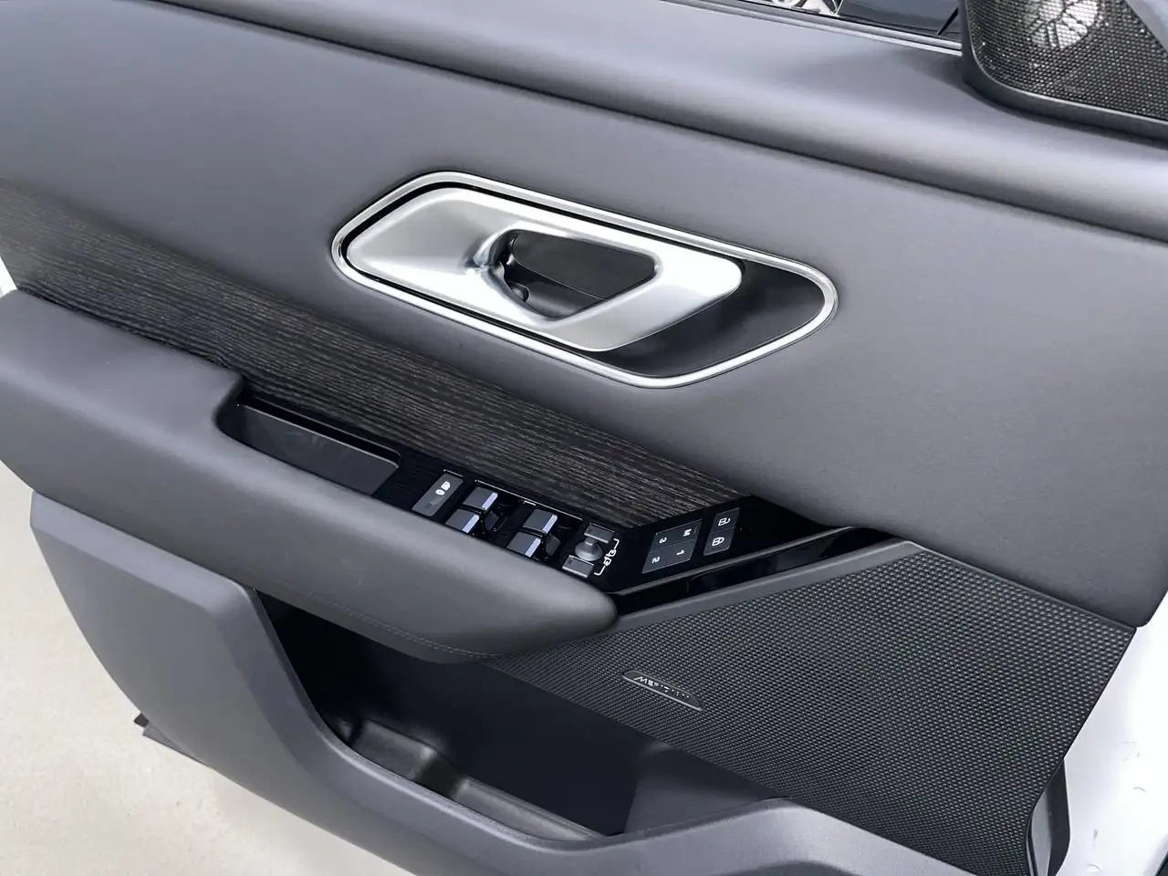 Land Rover Range Rover Velar снимка Land Rover Range Rover Velar