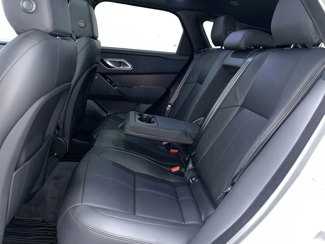 Land Rover Range Rover Velar снимка Land Rover Range Rover Velar