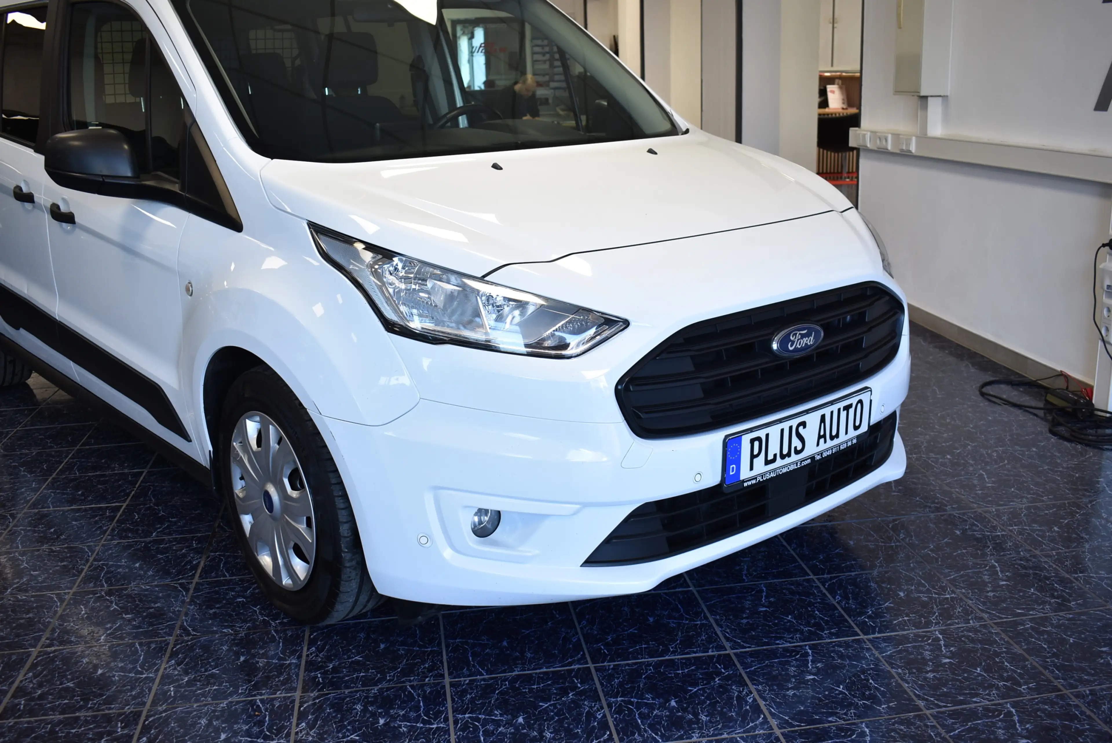 Ford Transit Connect 230 L2 Navi 5 Sitze PDC Kamera — photo 2