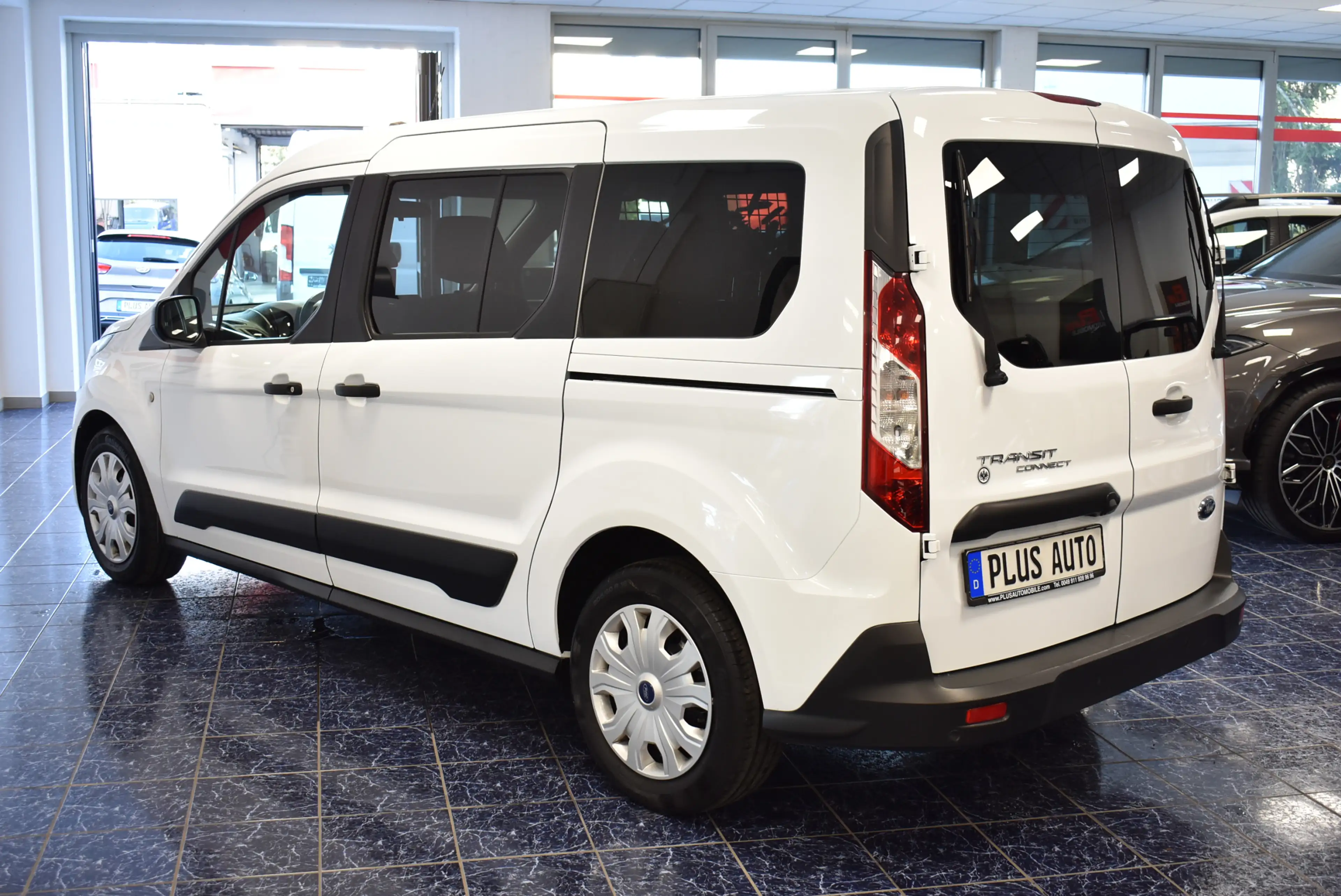 Ford Transit Connect 230 L2 Navi 5 Sitze PDC Kamera — photo 4