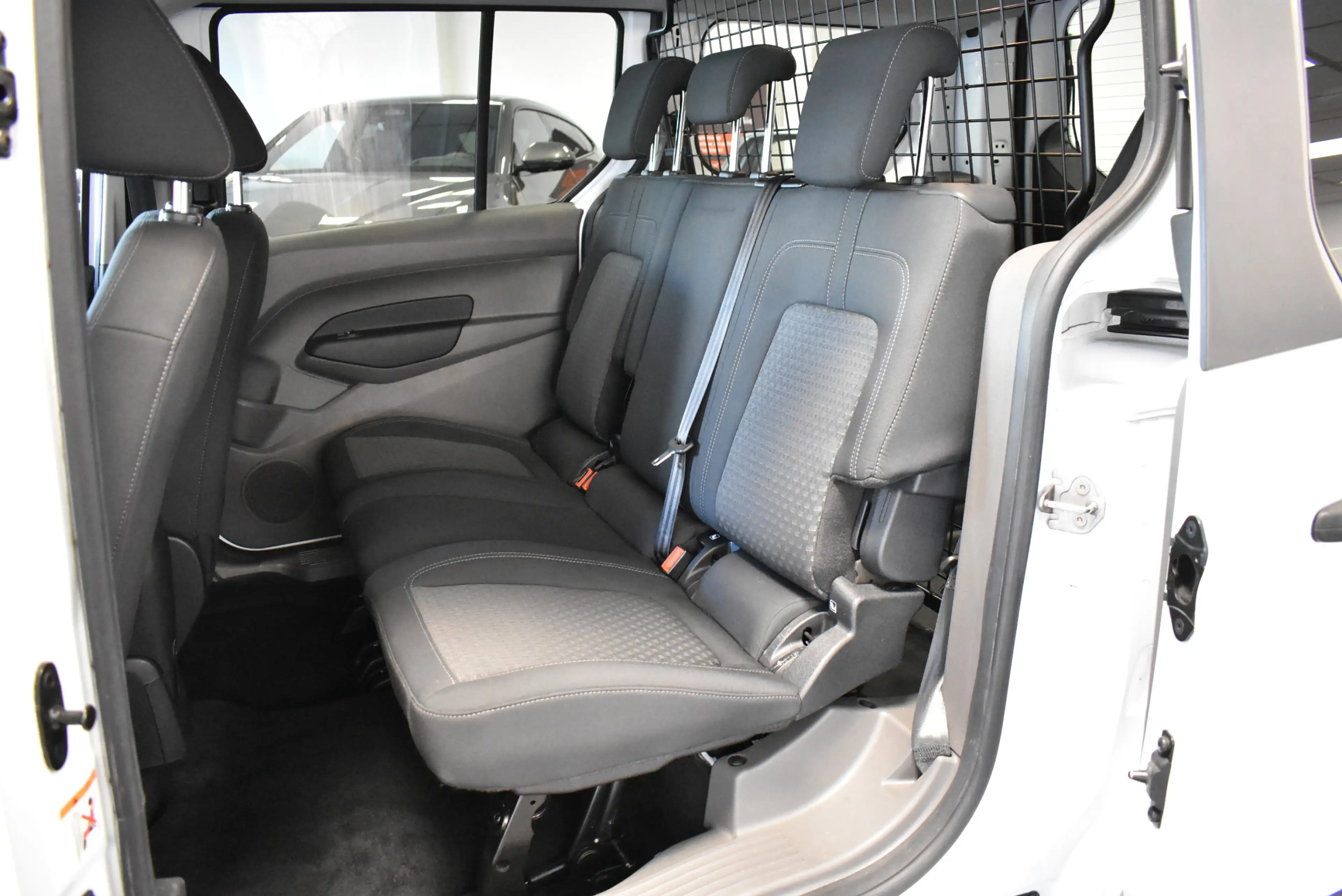 Ford Transit Connect 230 L2 Navi 5 Sitze PDC Kamera — photo 15