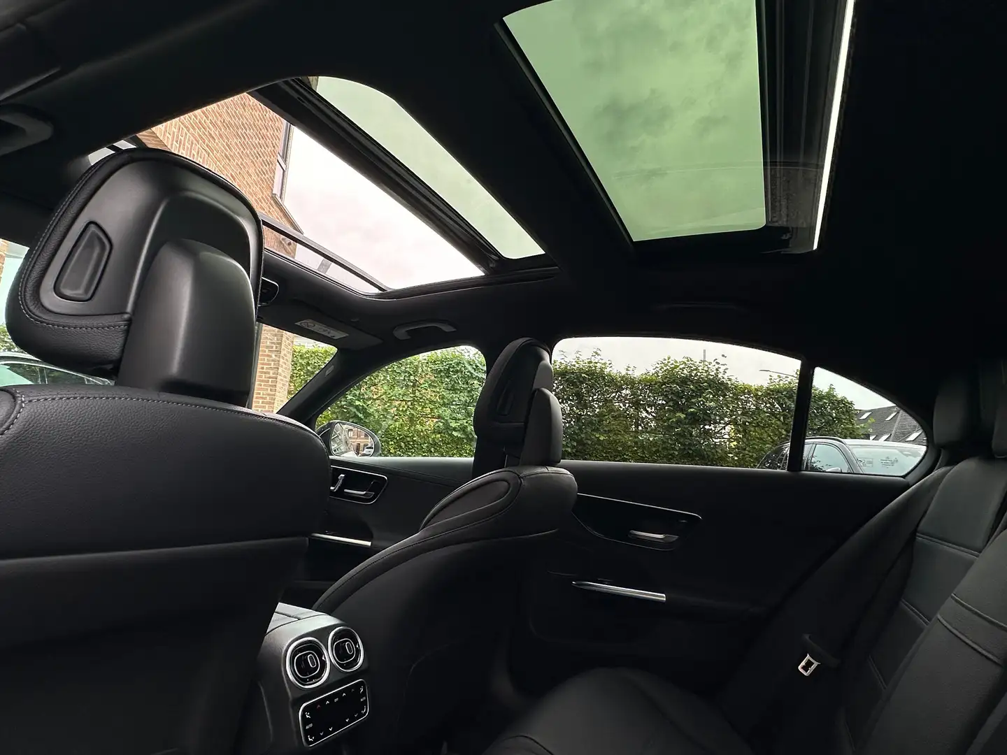 Mercedes-Benz C 200 AMG Line *** FULL OPTIONS *** Weiß - 2