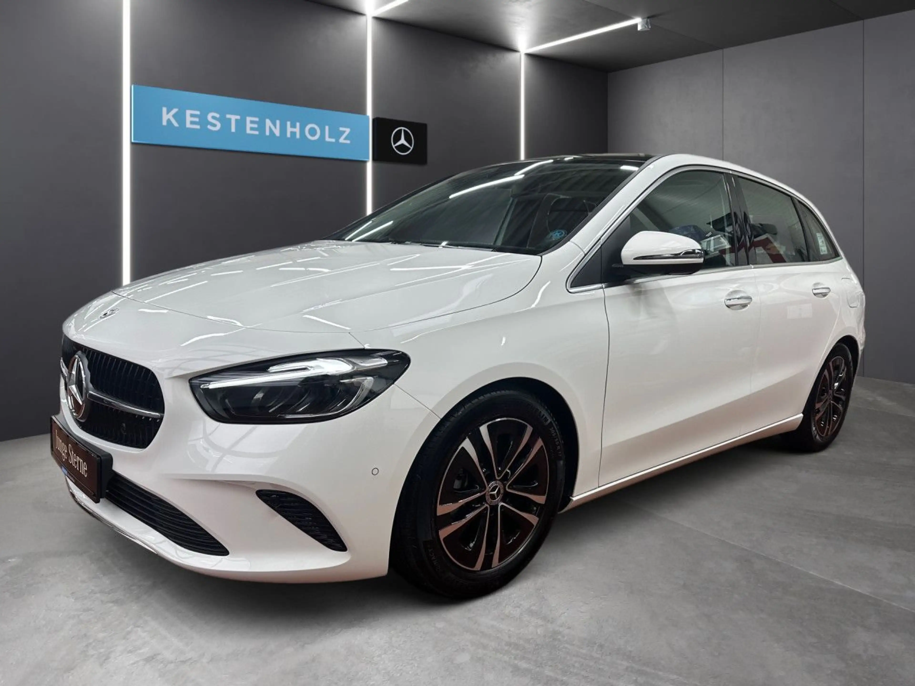 Mercedes-Benz B 180 Progressive 360°+MEMORY+PANO+BURMESTER — photo 2
