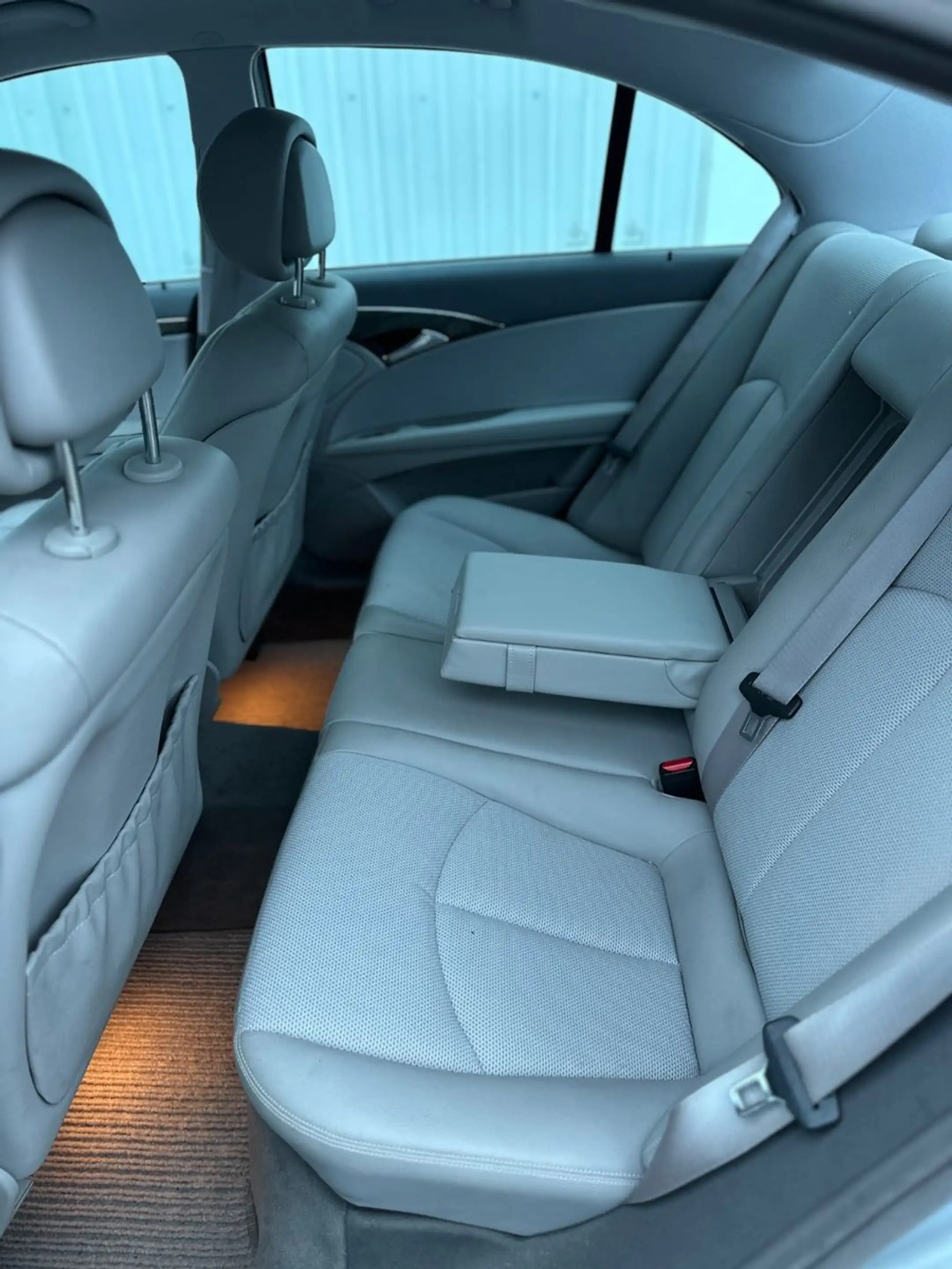 Mercedes-Benz E 280 Lim 4Matic AHK TOP Zustand — photo 12