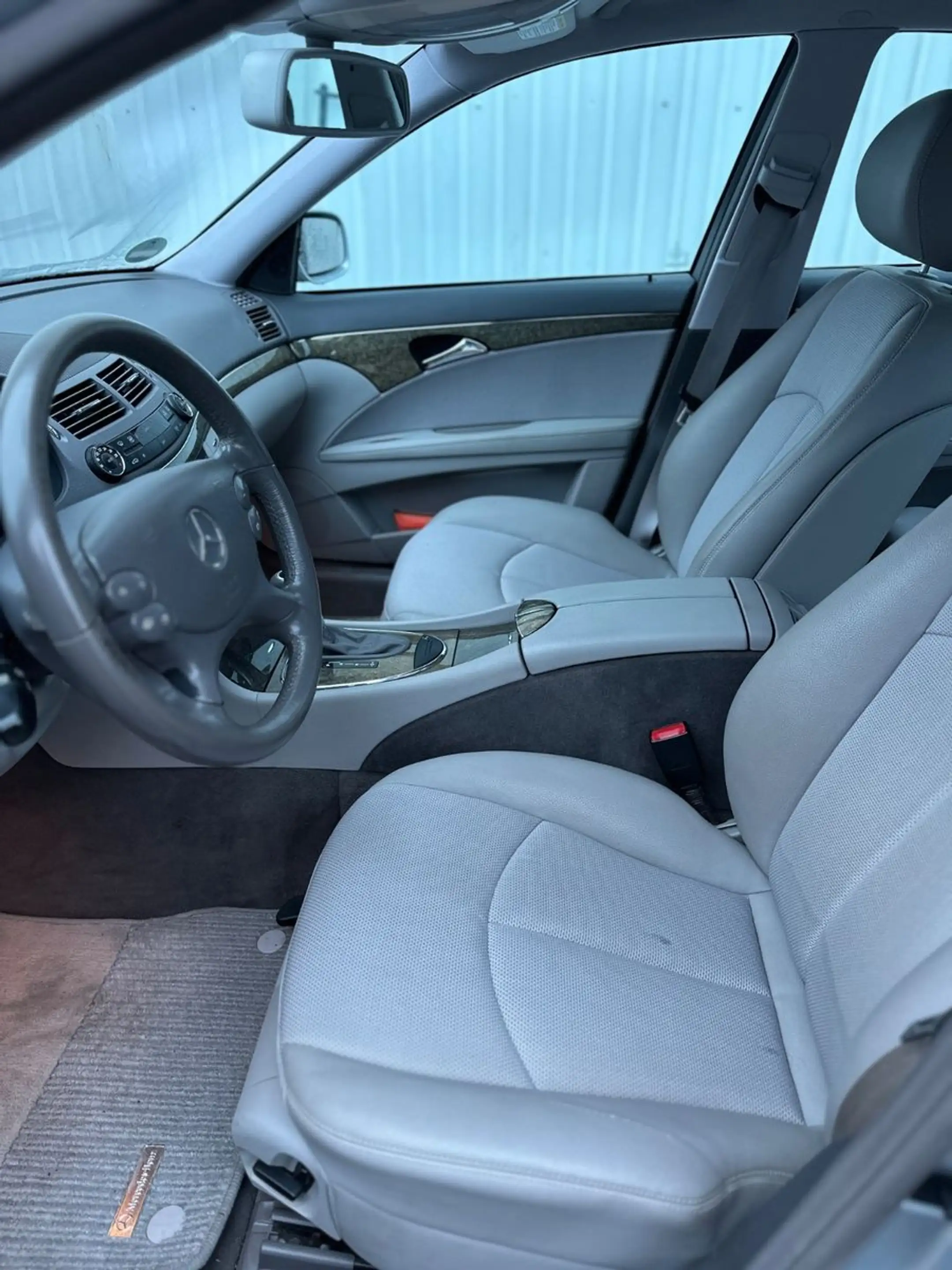 Mercedes-Benz E 280 Lim 4Matic AHK TOP Zustand — photo 11