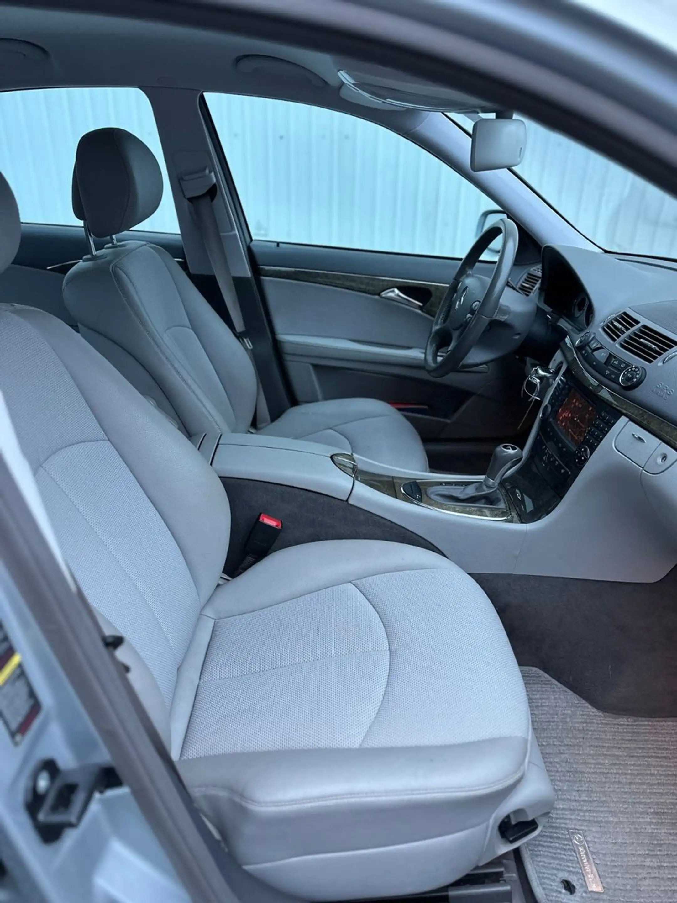 Mercedes-Benz E 280 Lim 4Matic AHK TOP Zustand — photo 8