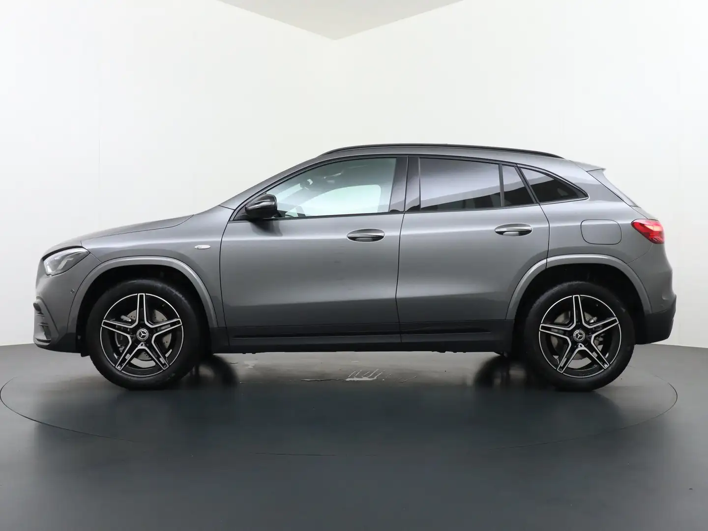 Mercedes-Benz GLA 250 e Business Solution AMG | Panorama - Schuifdak | A Gris - 2
