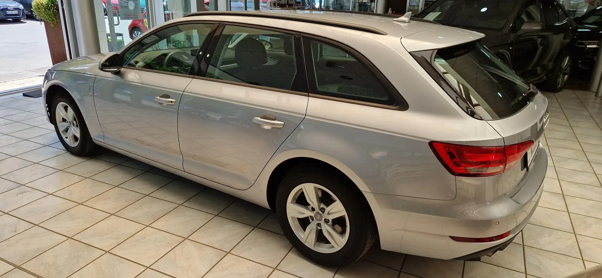Audi A4 Avant 1,4TFSI S-Tronic Xenon Klima Navi Sitzh Zilver - 2