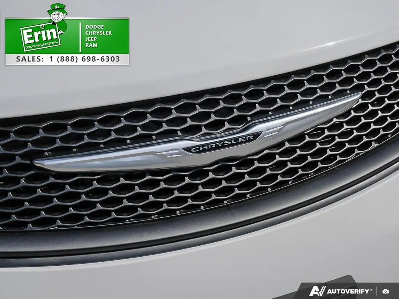 Chrysler Grand Caravan снимка Chrysler Grand Caravan