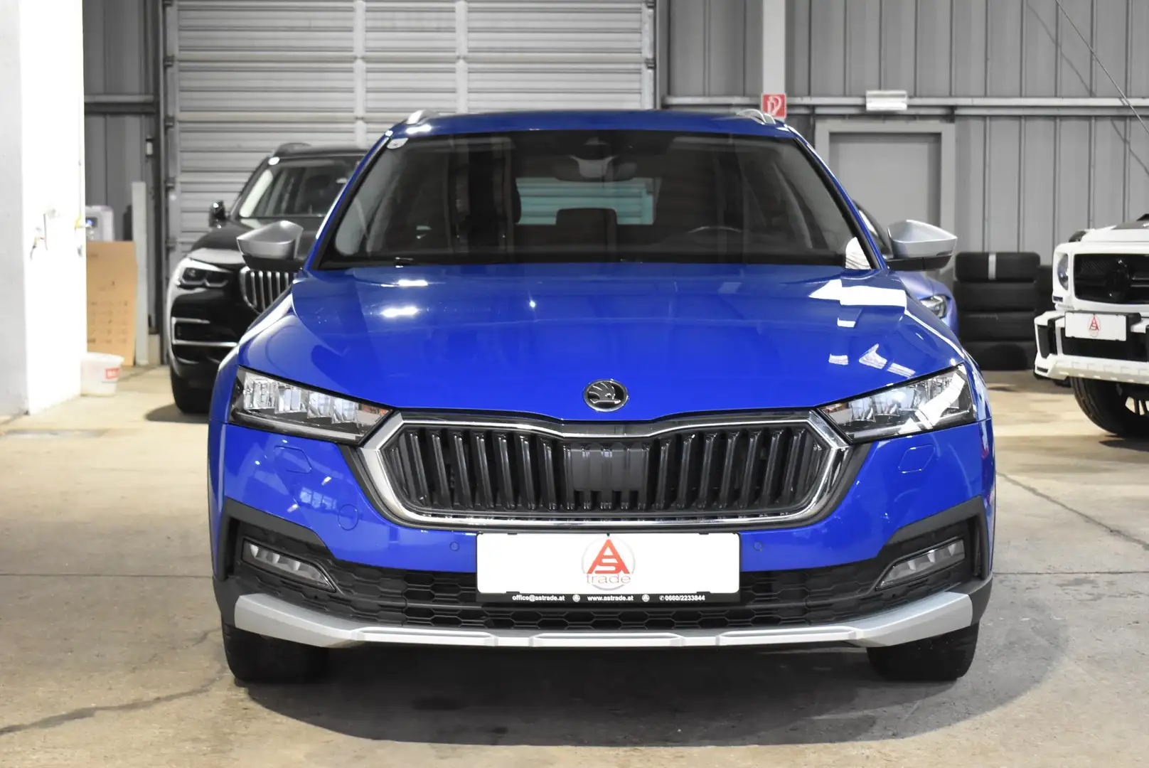 Skoda Octavia Scout 2,0 TDI DSG 4x4 Head Up/ AHK/ Virtual Blau - 2