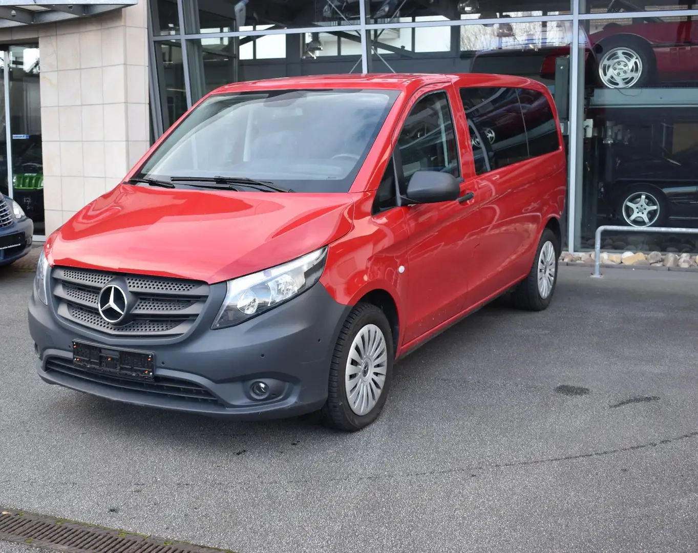 Mercedes-Benz Vito Tourer 124 CDI Edition Kompakt, 9Sitze, AHK Rojo - 1