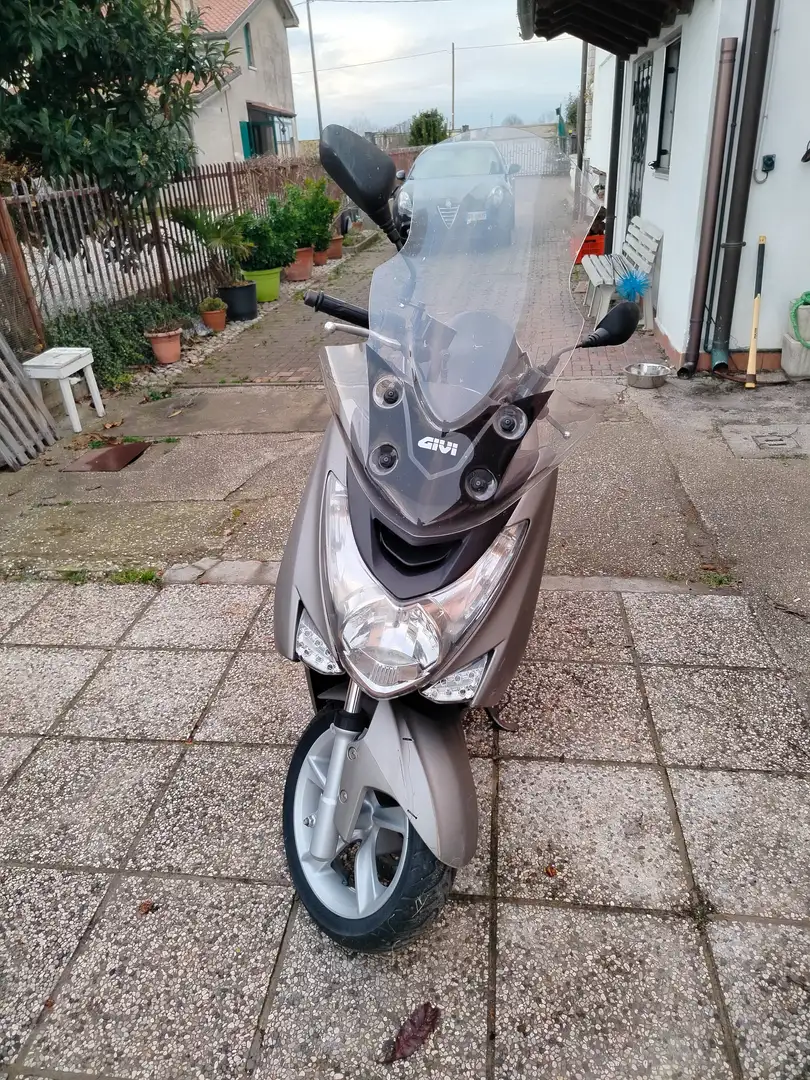 Yamaha Majesty 125 Grey - 1