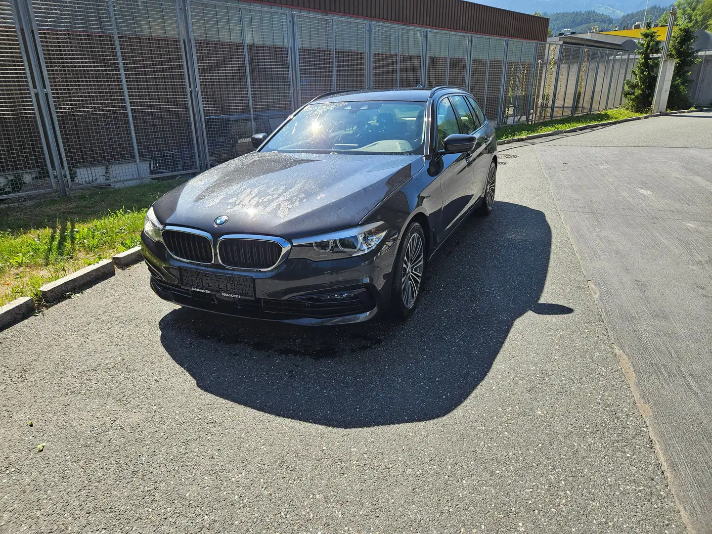 BMW 530 530d Touring Aut. Grau - 1