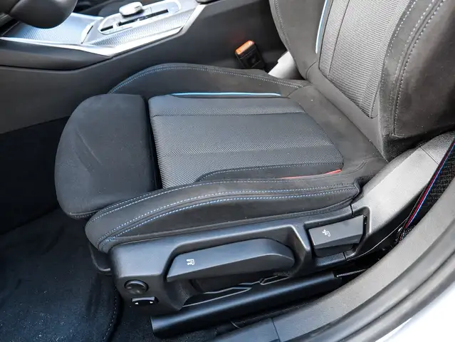 BMW 3 Series view 14