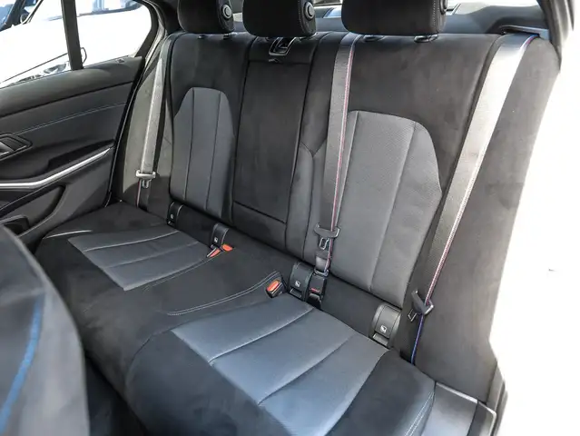 BMW 3 Series view 7