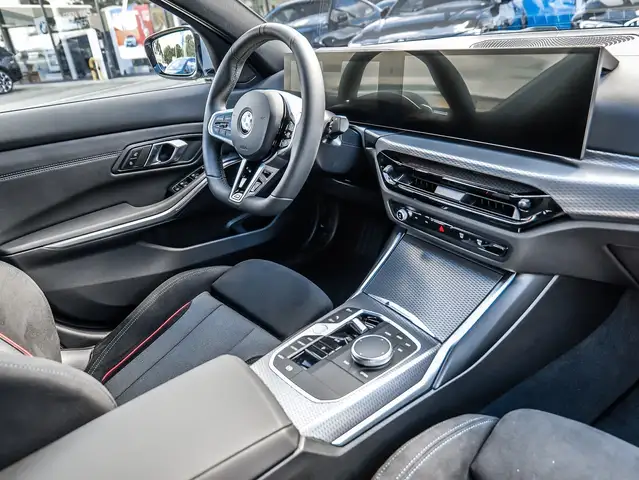BMW 3 Series view 3