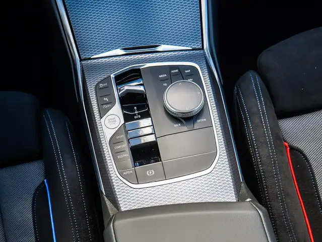 BMW 3 Series view 11