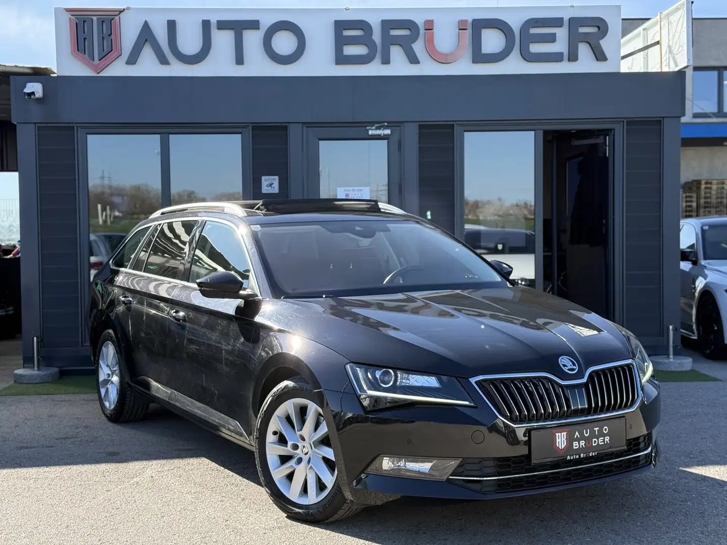 Skoda Superb Style Pano Virtual Schwarz - 2