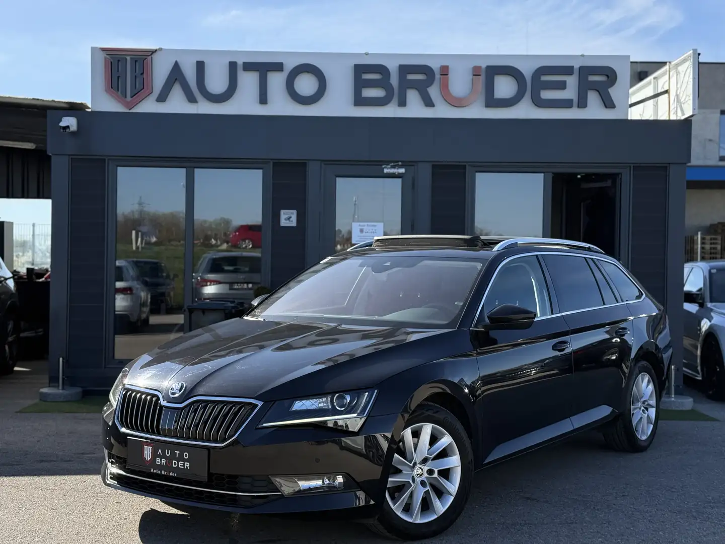 Skoda Superb Style Pano Virtual Schwarz - 1