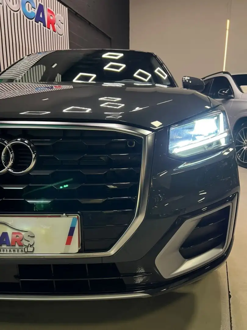 Audi Q2 Todoterreno Manual de 5 Puertas Gris - 2