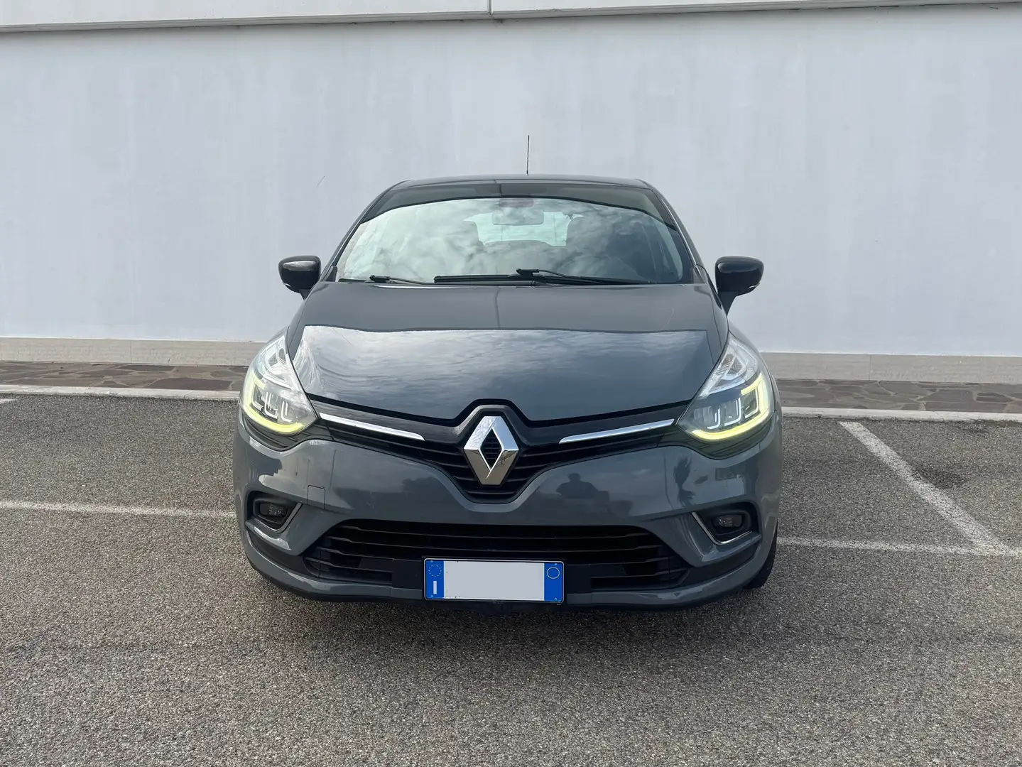 Renault Clio 0.9 tce Moschino Intens Gpl 90cv - 1