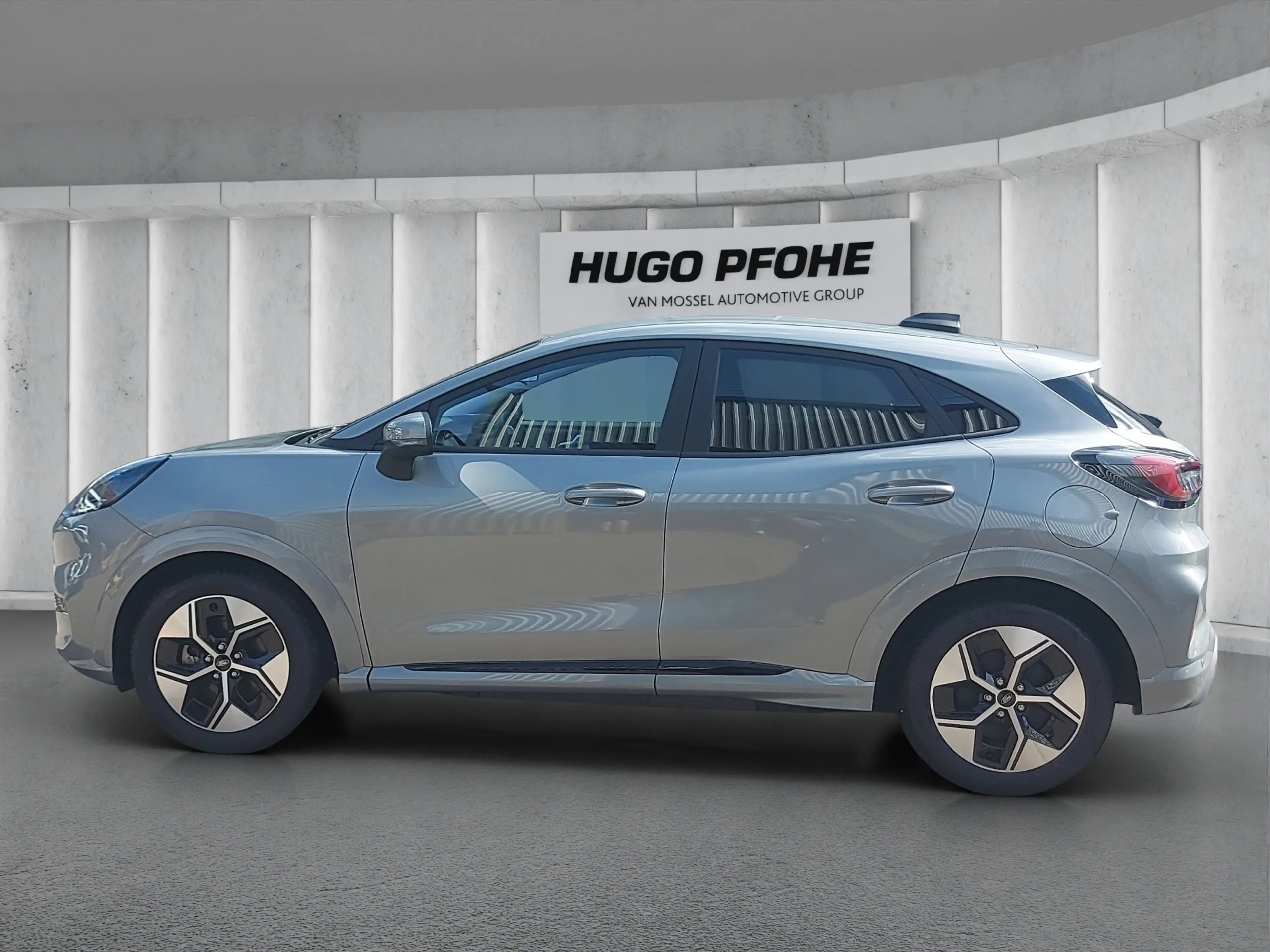 Ford Puma Gen-E 46.8 kWh Sports Utility Vehicle. 124 kW. 5-türig — photo 2
